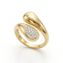 Os anéis da Autenza ajustáveis, com tamanhos que são regulados por você. Simplesmente perfeitos, com o mais perfeito acabamento e a qualidade no banho que você já conhece. Aprimore seu estilo com nosso anel regulável. Este anel sofisticado apresenta um design único. Com seu acabamento em ouro 18k, ele garante um brilho duradouro e uma aparência luxuosa. A característica ajustável oferece conforto e praticidade, adaptando-se perfeitamente a qualquer dedo.