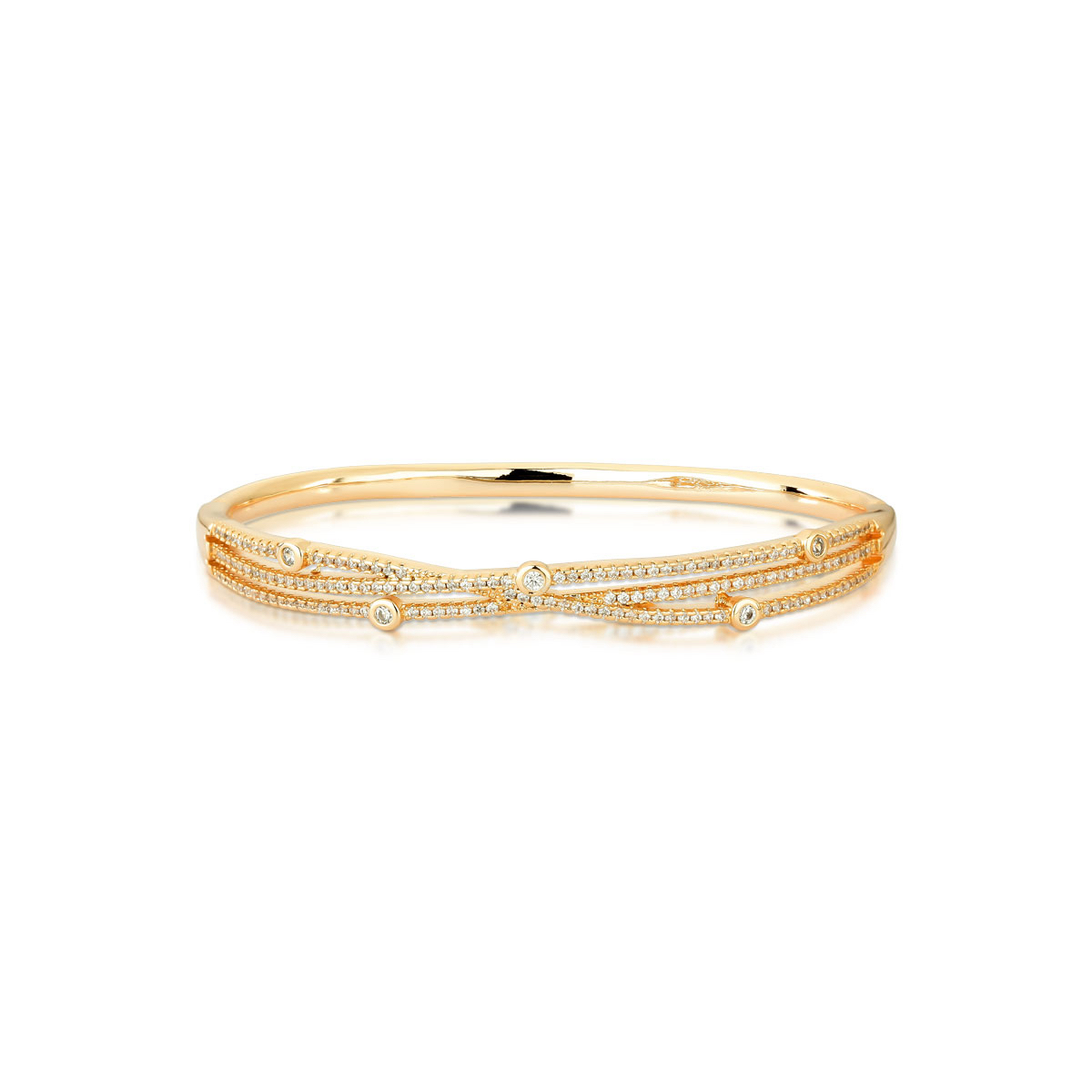 Braceletes são acessórios que causam destaque em toda composição! Modelos como esse são versáteis e ficam lindíssimos quando usado sozinhos, com pulseiras, ou até mesmo com outros modelos de braceletes mais minimalista. Bracelete texturizado e liso é maravilhoso! Use em ocasiões especiais ou até mesmo em seu dia a dia e arrase na composição.
