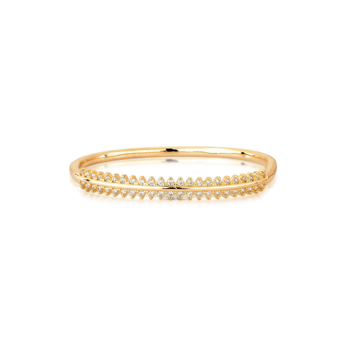Braceletes são acessórios que causam destaque em toda composição! Modelos como esse são versáteis e ficam lindíssimos quando usado sozinhos, com pulseiras, ou até mesmo com outros modelos de braceletes mais minimalista. Bracelete texturizado e liso é maravilhoso! Use em ocasiões especiais ou até mesmo em seu dia a dia e arrase na composição.