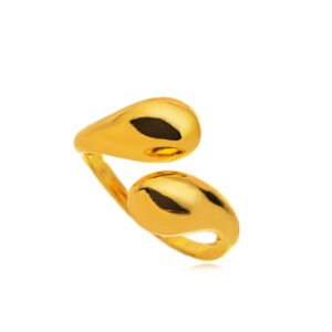 Os anéis da Autenza ajustáveis, com tamanhos que são regulados por você. Simplesmente perfeitos, com o mais perfeito acabamento e a qualidade no banho que você já conhece. Aprimore seu estilo com nosso anel regulável. Este anel sofisticado apresenta um design único. Com seu acabamento em ouro 18k, ele garante um brilho duradouro e uma aparência luxuosa. A característica ajustável oferece conforto e praticidade, adaptando-se perfeitamente a qualquer dedo.
