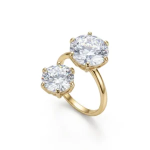 Cada anel é cuidadosamente cravejado com zircônias, garantindo um brilho intenso e um toque de glamour a qualquer visual. Com seu design único, torna-se uma opção prática e sofisticada para todas as ocasiões. Use-os sozinhos para um look minimalista ou combine-os para criar uma tendência ousada e cheia de estilo! Os anéis da Autenza ajustáveis, com tamanhos que são regulados por você. Simplesmente perfeitos, com o mais perfeito acabamento e a qualidade no banho que você já conhece.